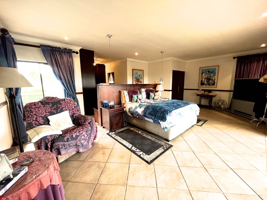 5 Bedroom Property for Sale in Birdwood Estate North West